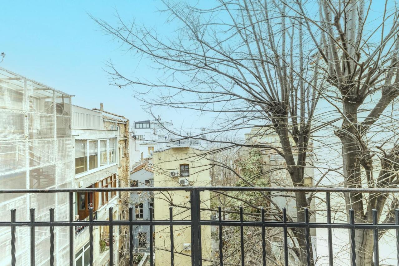 Flat With Balcony And Bosphorus View In Beyoglu Apartment Istanbul Exterior foto