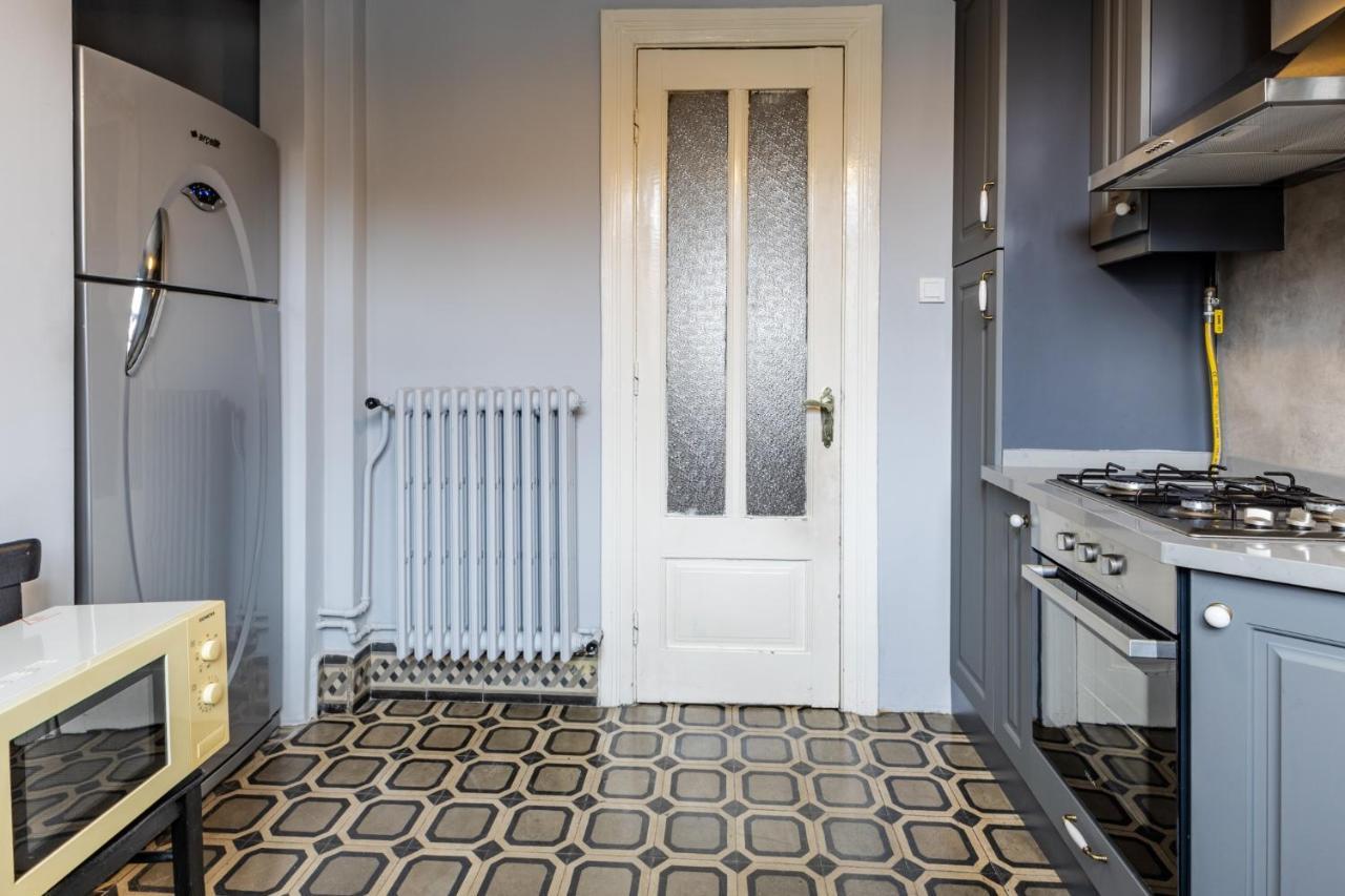 Flat With Balcony And Bosphorus View In Beyoglu Apartment Istanbul Exterior foto