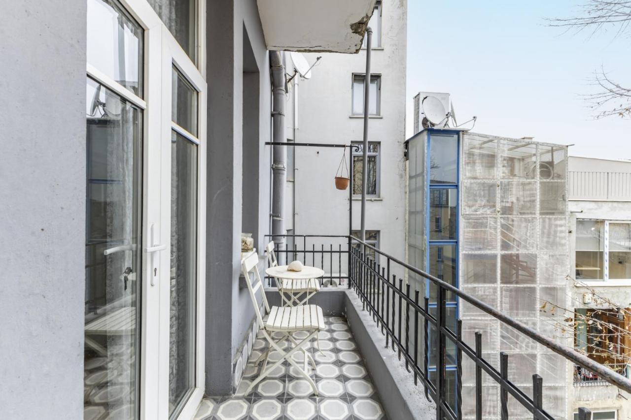 Flat With Balcony And Bosphorus View In Beyoglu Apartment Istanbul Exterior foto