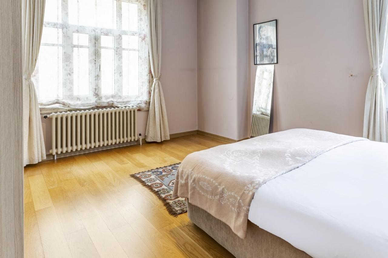 Flat With Balcony And Bosphorus View In Beyoglu Apartment Istanbul Exterior foto