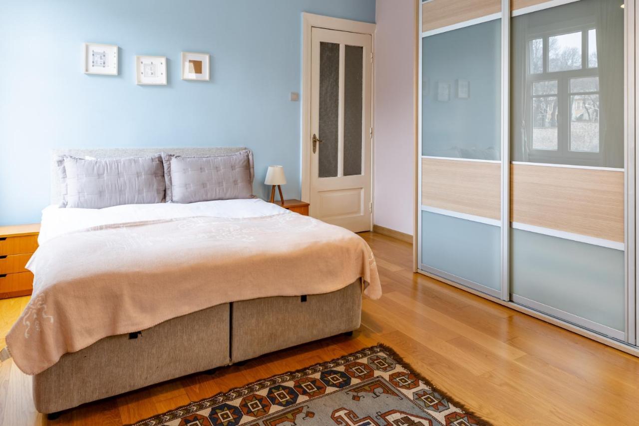 Flat With Balcony And Bosphorus View In Beyoglu Apartment Istanbul Exterior foto